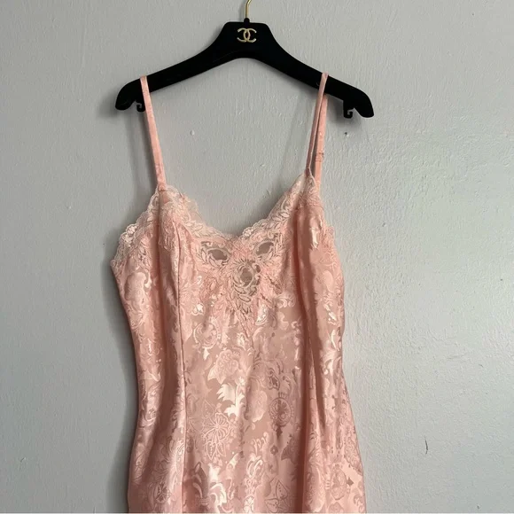 Vintage Victoria’s Secret Old Hollywood Glamour Chemise - Picture 13 of 15